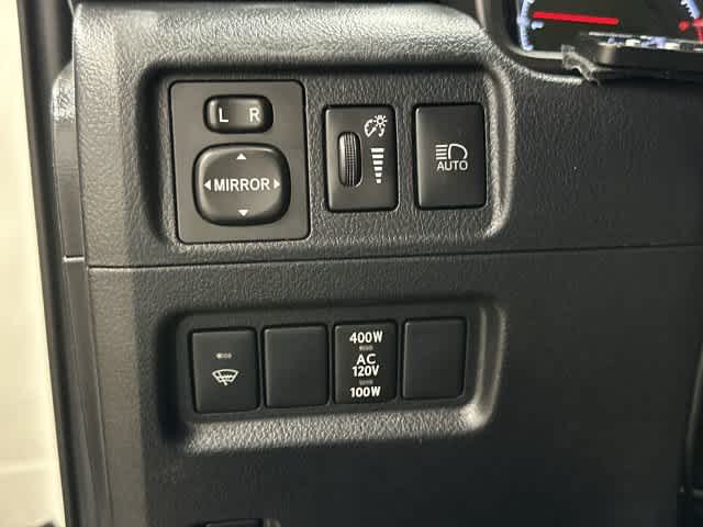 2020 Toyota 4Runner photo 18 of 31