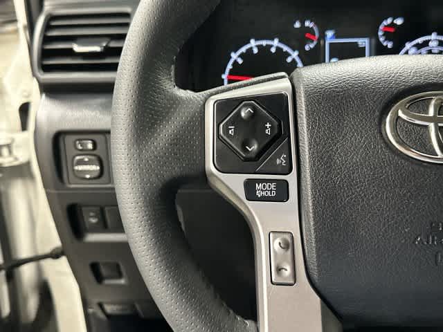 2020 Toyota 4Runner photo 16 of 31