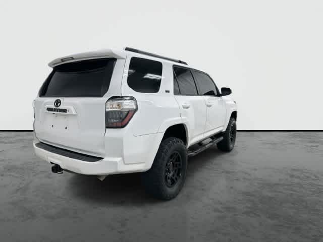2020 Toyota 4Runner photo 3 of 31