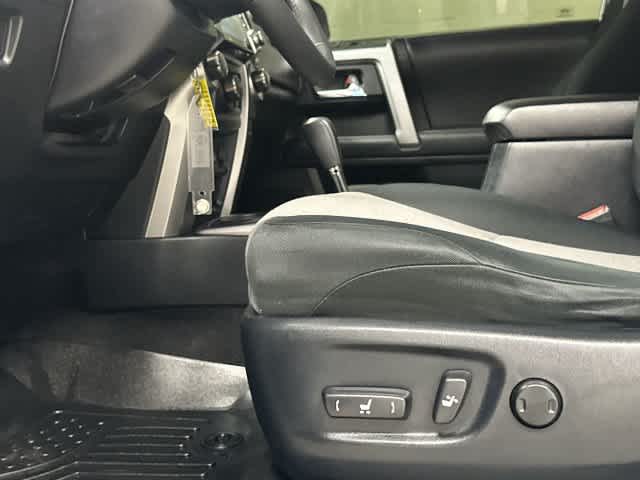 2020 Toyota 4Runner photo 25 of 31