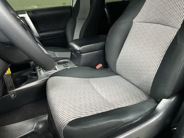 2020 Toyota 4Runner photo 10 of 31