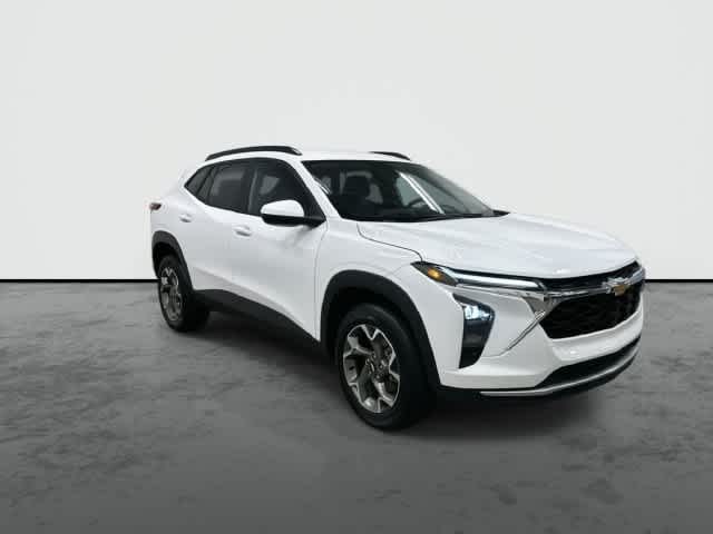 2025 Chevrolet Trax photo 6 of 32