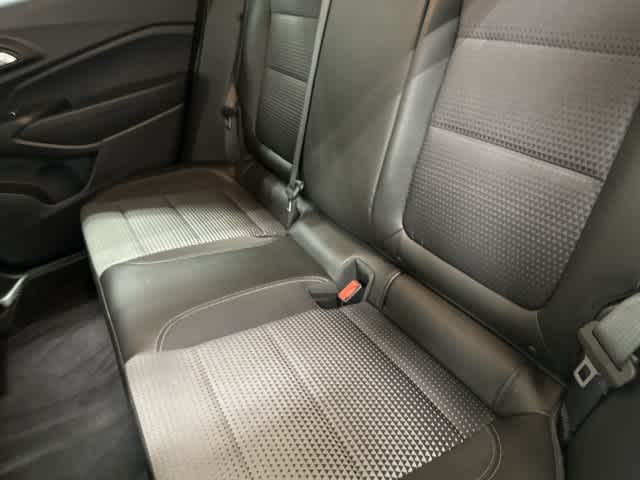 2025 Chevrolet Trax photo 11 of 32