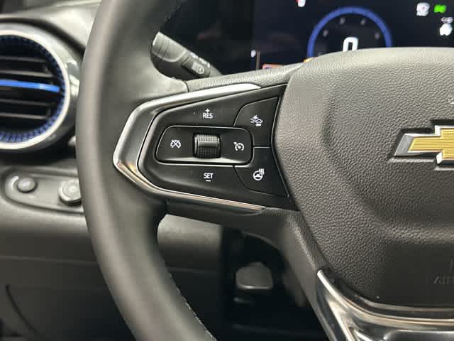 2025 Chevrolet Trax photo 17 of 32
