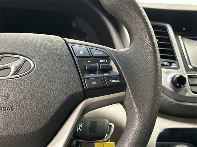 2016 Hyundai Tucson SE Dazzling White at Honda of Clear Lake