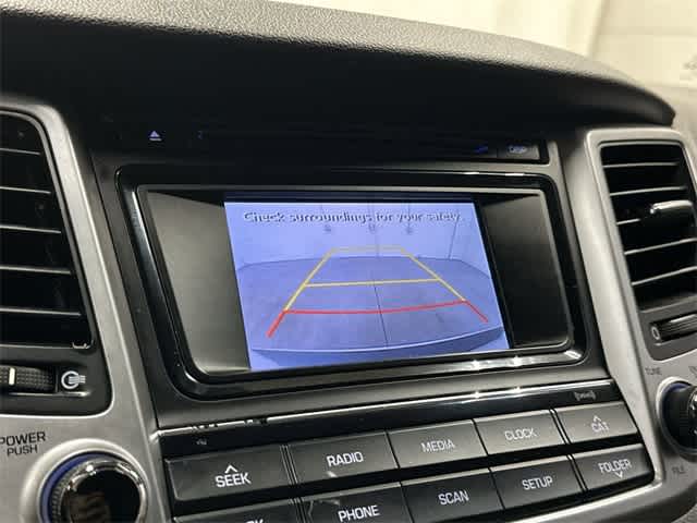 2016 Hyundai Tucson SE Dazzling White at Honda of Clear Lake