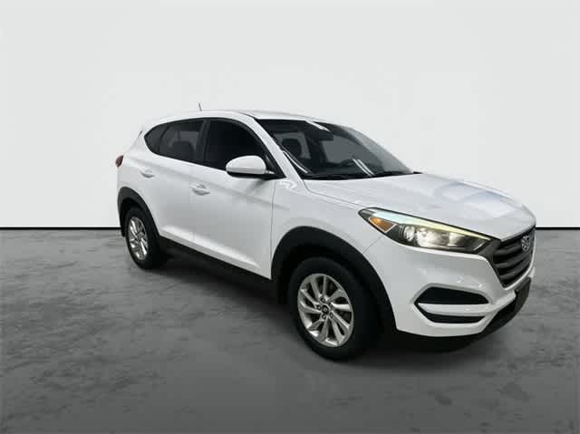 2016 Hyundai Tucson SE Dazzling White at Honda of Clear Lake