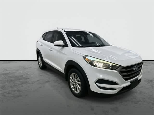 2016 Hyundai Tucson SE Dazzling White at Honda of Clear Lake