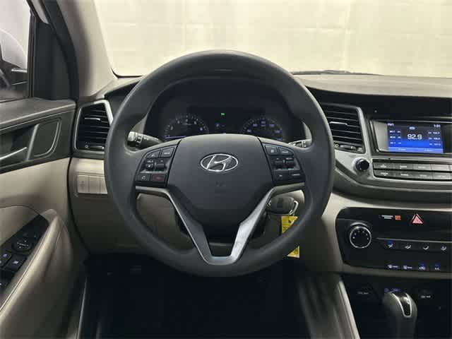 2016 Hyundai Tucson SE Dazzling White at Honda of Clear Lake