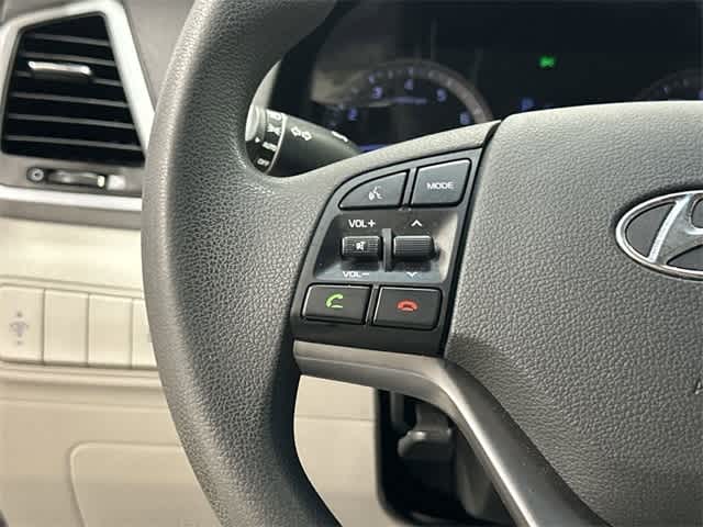 2016 Hyundai Tucson SE Dazzling White at Honda of Clear Lake