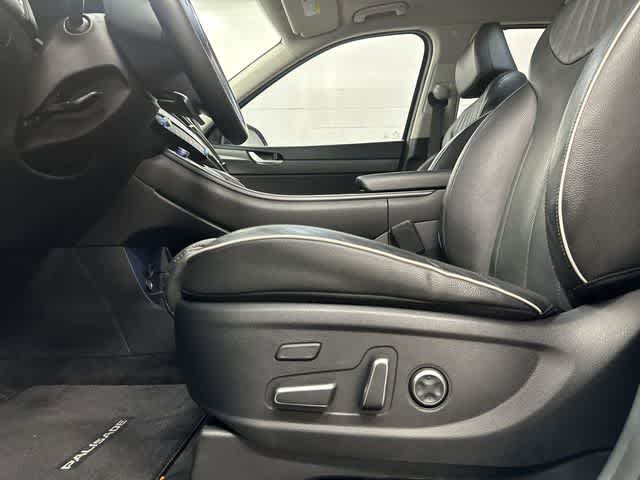 2023 Hyundai Palisade Limited Abyss Black Pearl at Friendly Ford Crosby