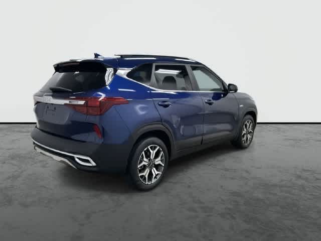 2023 Kia Seltos photo 3 of 33
