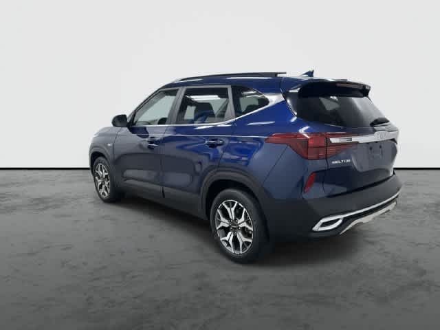 2023 Kia Seltos photo 2 of 33