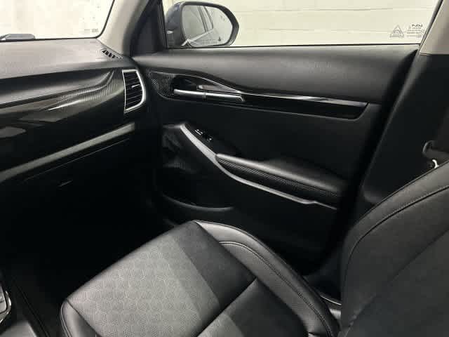 2023 Kia Seltos photo 13 of 33
