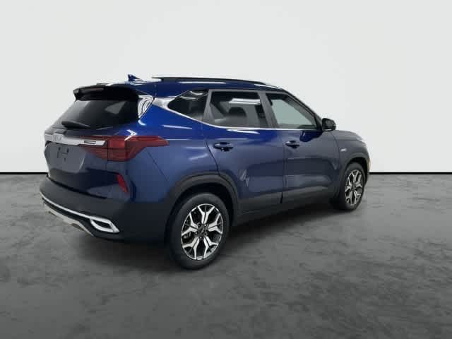 2023 Kia Seltos photo 4 of 33