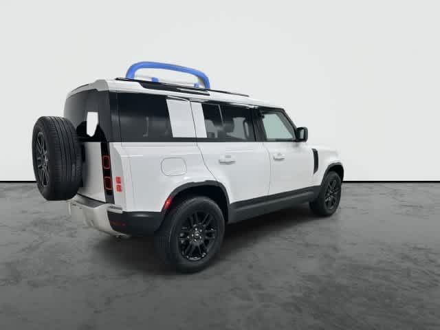 2025 Land Rover Defender photo 4 of 33