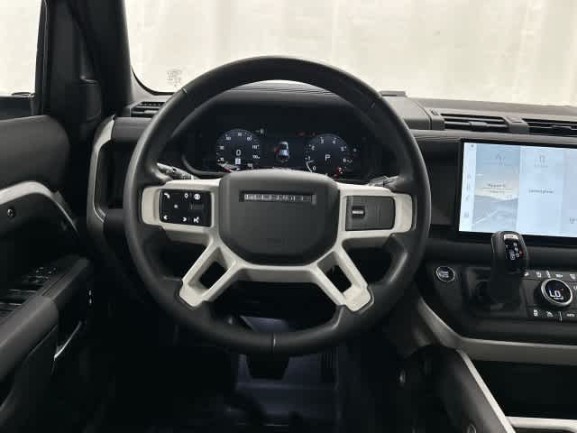 2025 Land Rover Defender photo 15 of 33