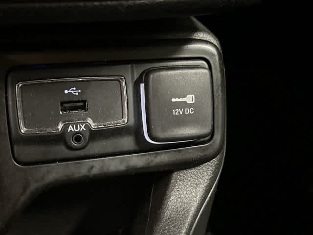 2021 Jeep Renegade photo 24 of 31