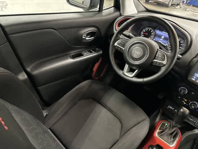 2021 Jeep Renegade photo 12 of 31