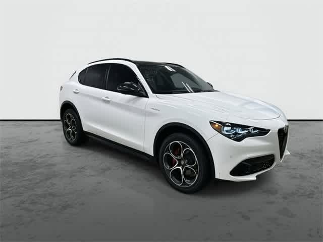 2024 Alfa Romeo Stelvio Veloce - 4