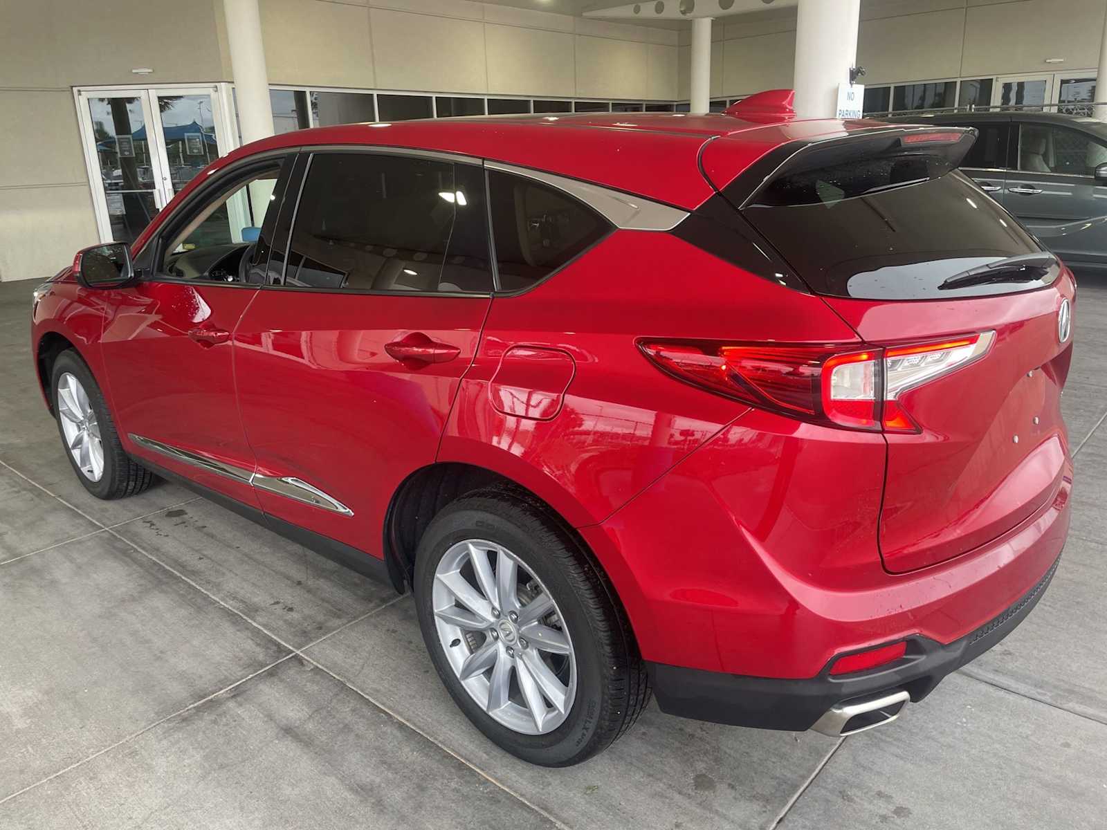 View vehicle photo 6