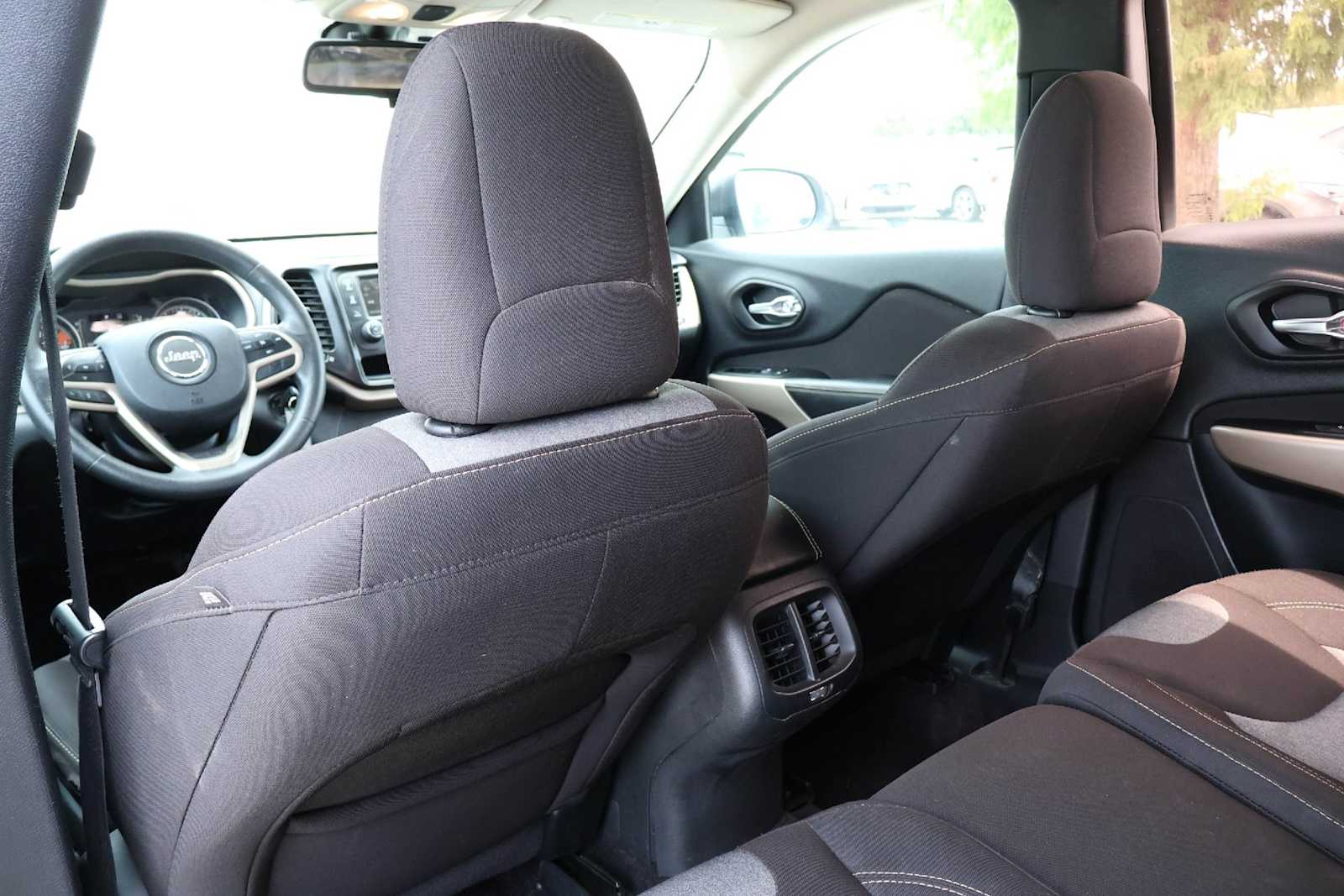 2017 Jeep Cherokee Sport