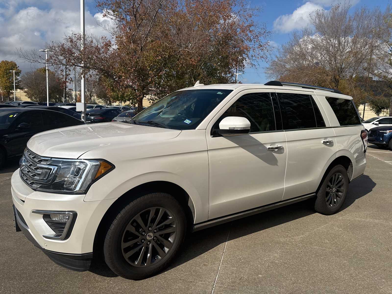 2019 Ford Expedition Limited's photo