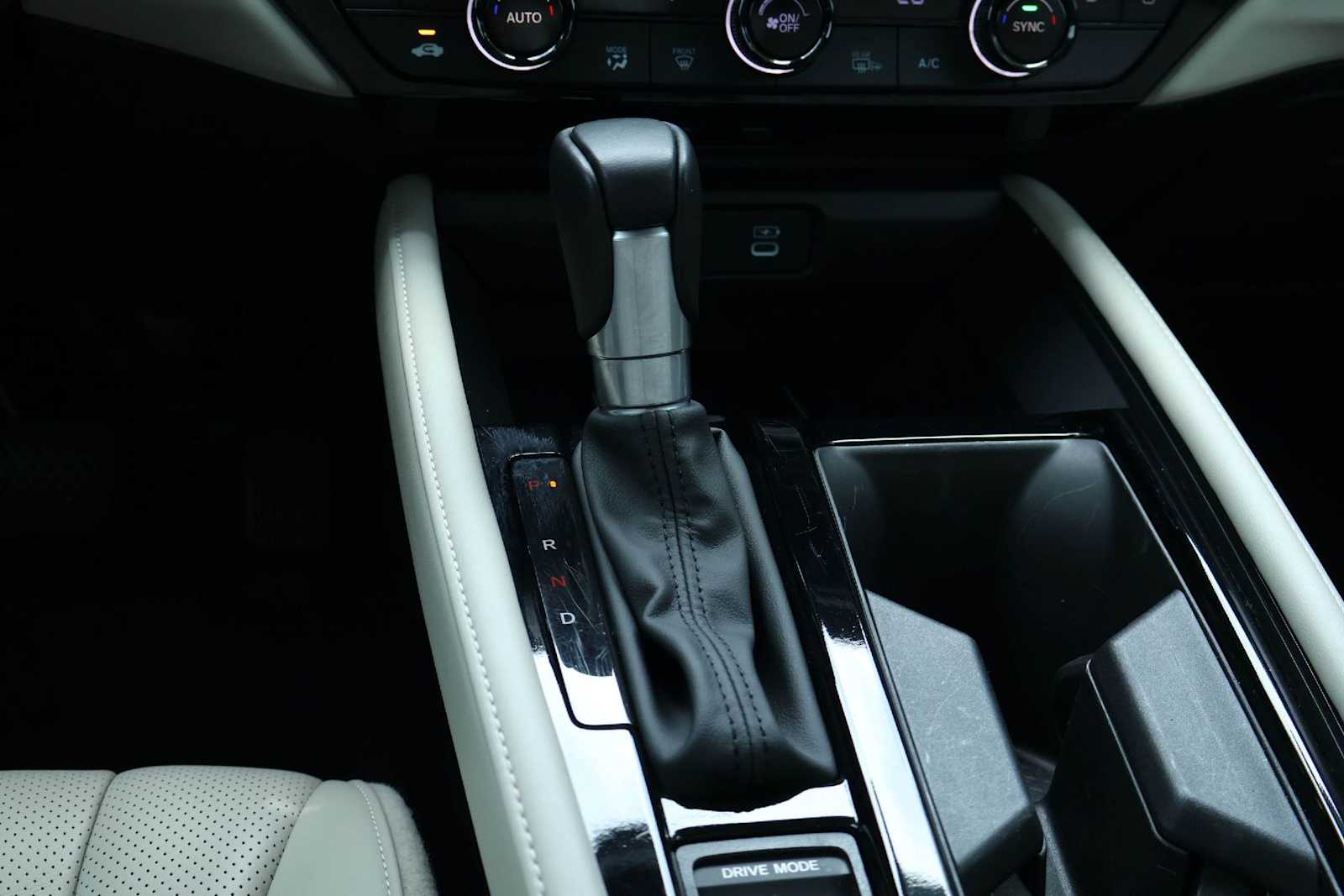 2025 Honda Accord Hybrid Touring - Photo 17