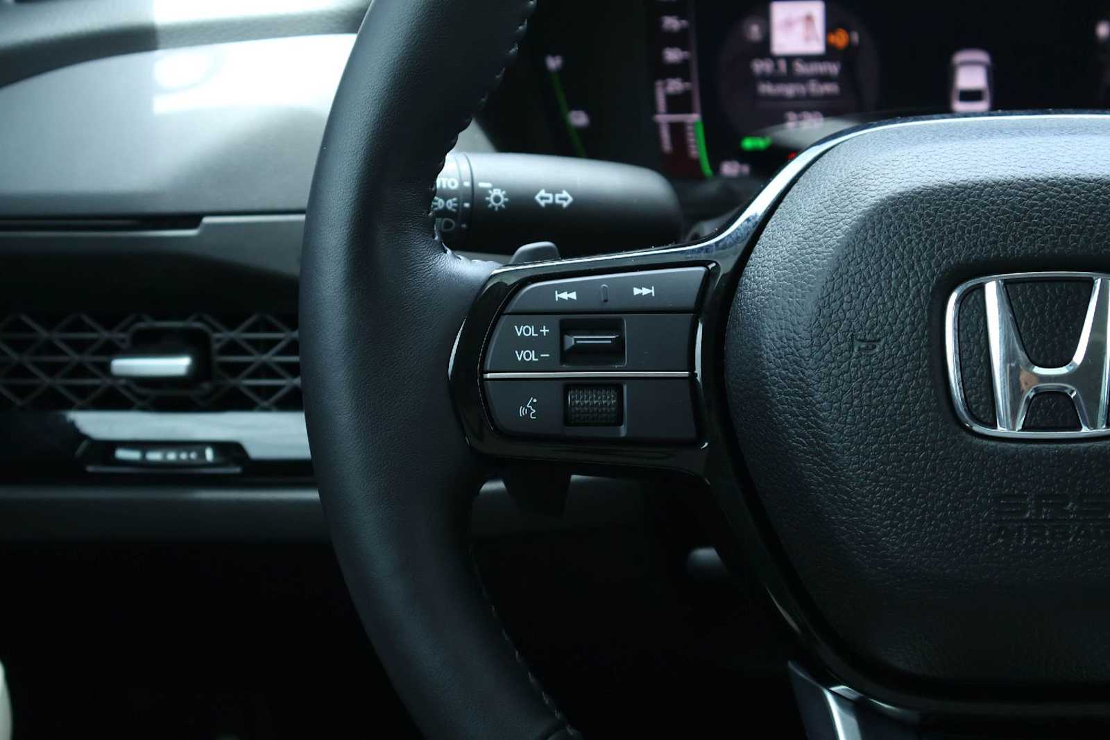 2025 Honda Accord Hybrid Touring - Photo 22