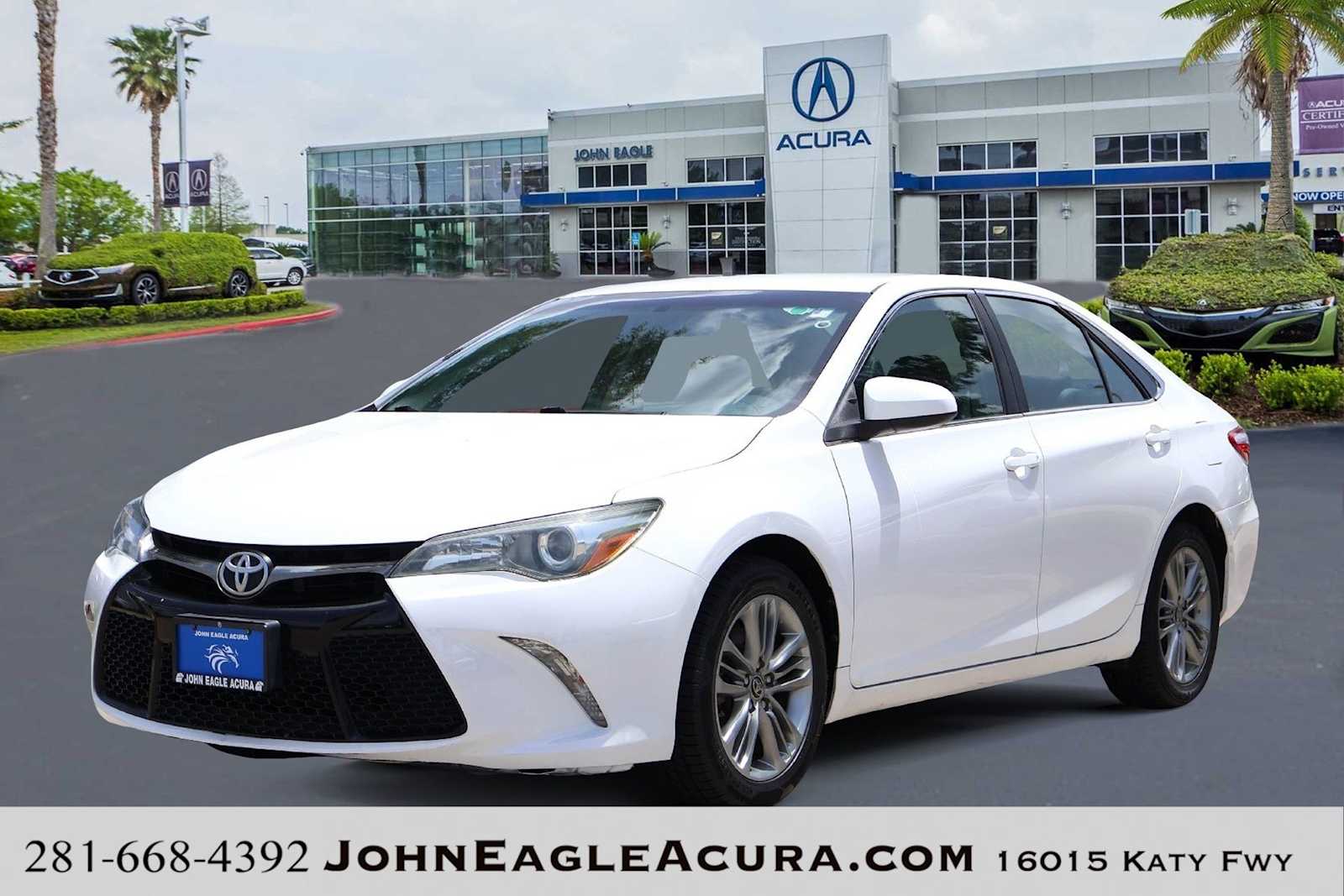 Super White 2015 Toyota Camry Sedan Front-Wheel Drive 6-Speed Automatic