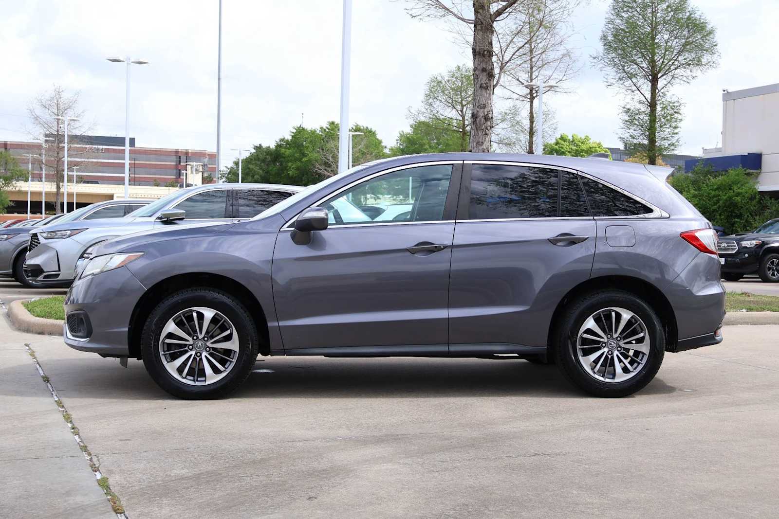 View vehicle photo 3