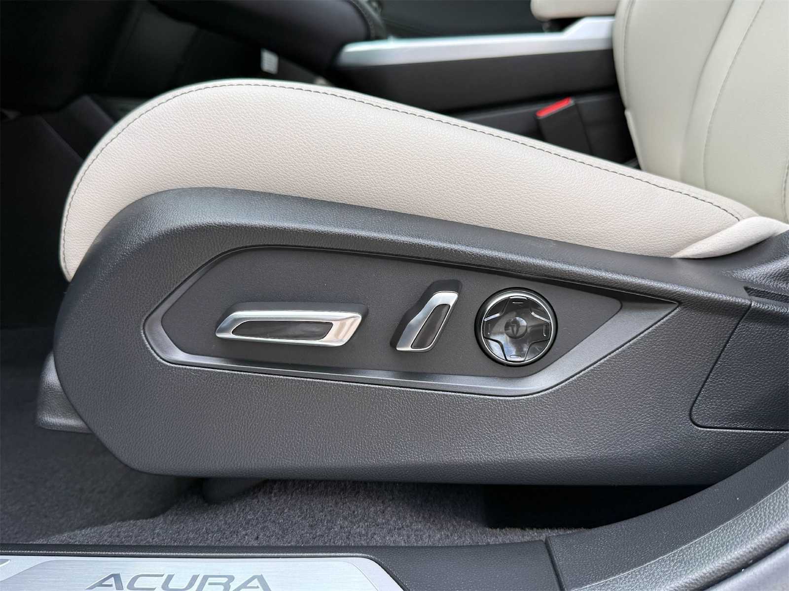 2025 Acura RDX Base photo 23
