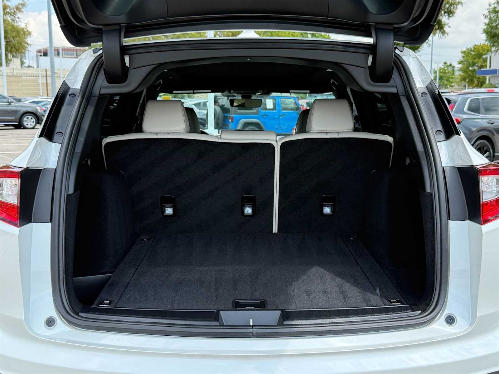 2025 Acura RDX Base photo 18