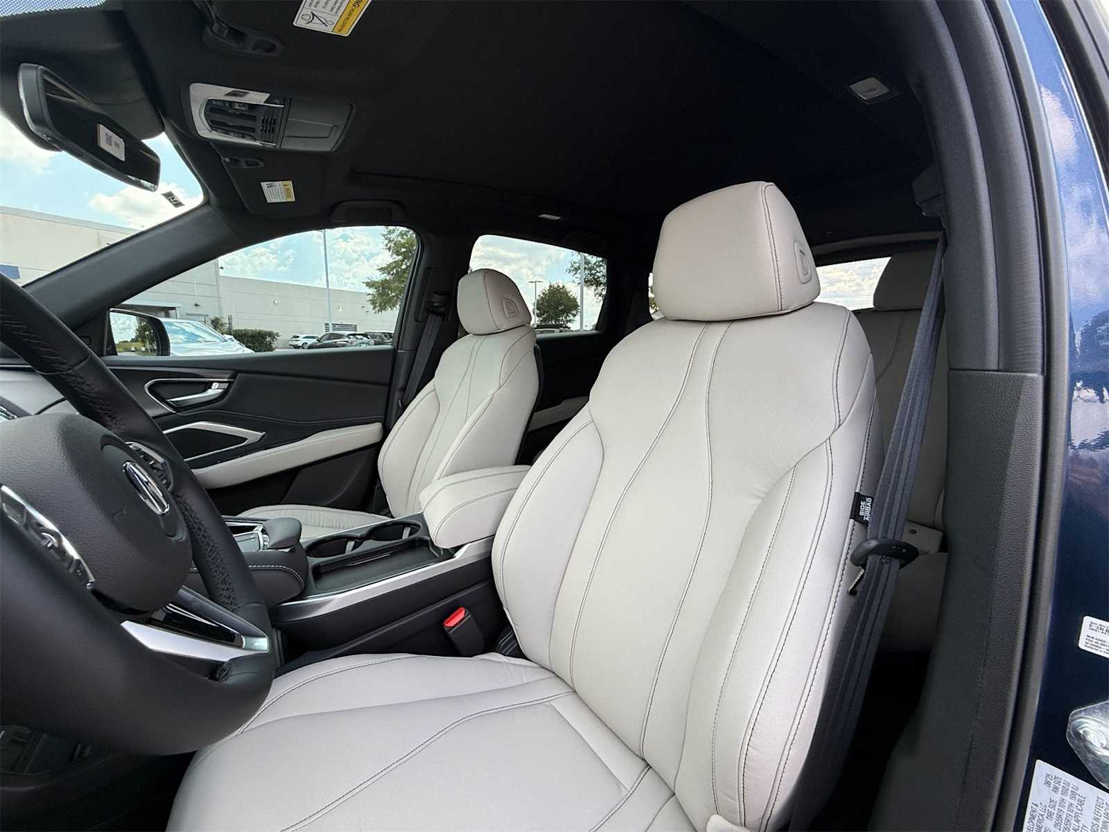 2025 Acura RDX photo 8