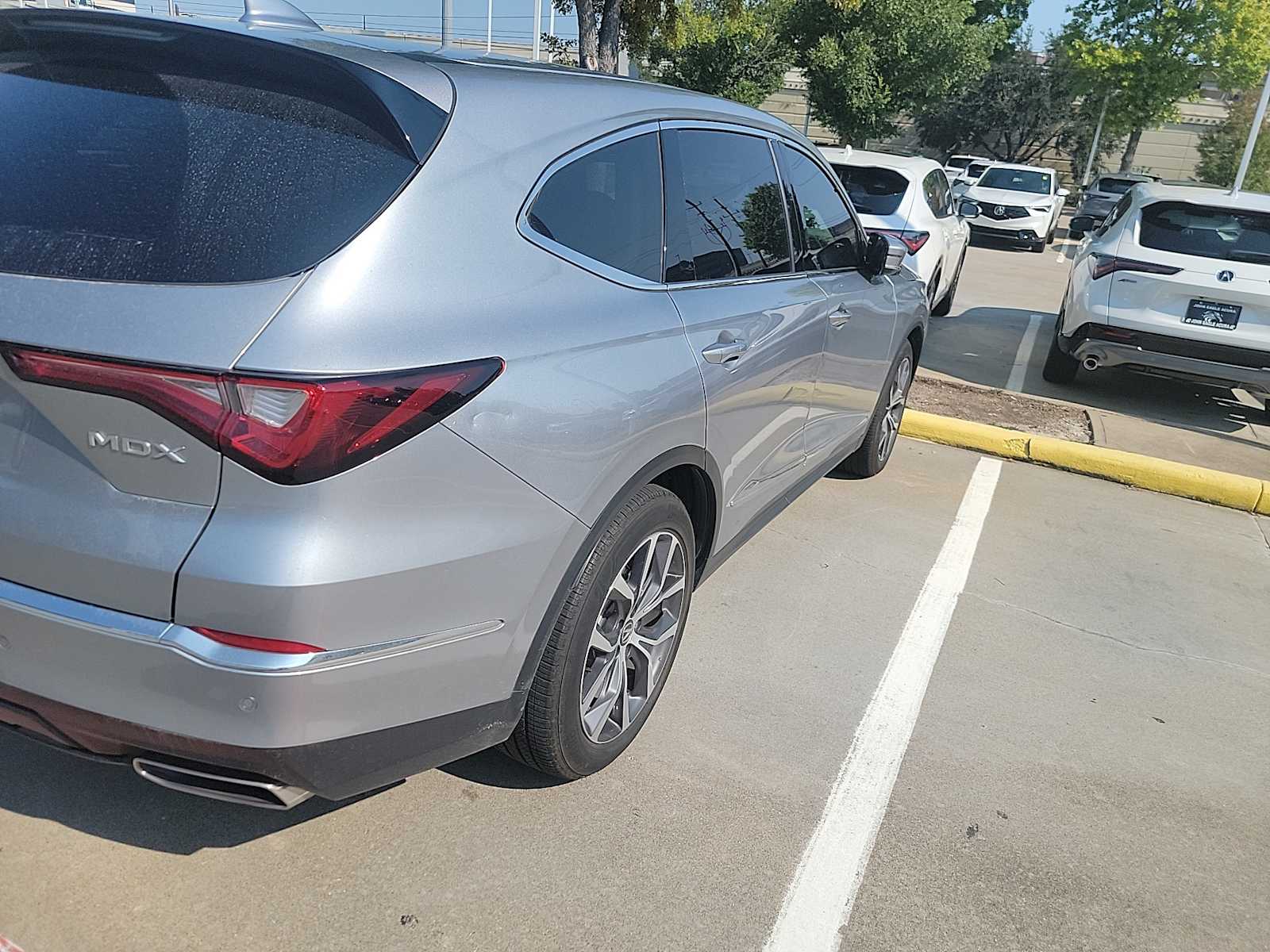 2024 Acura MDX Base Technology photo 2