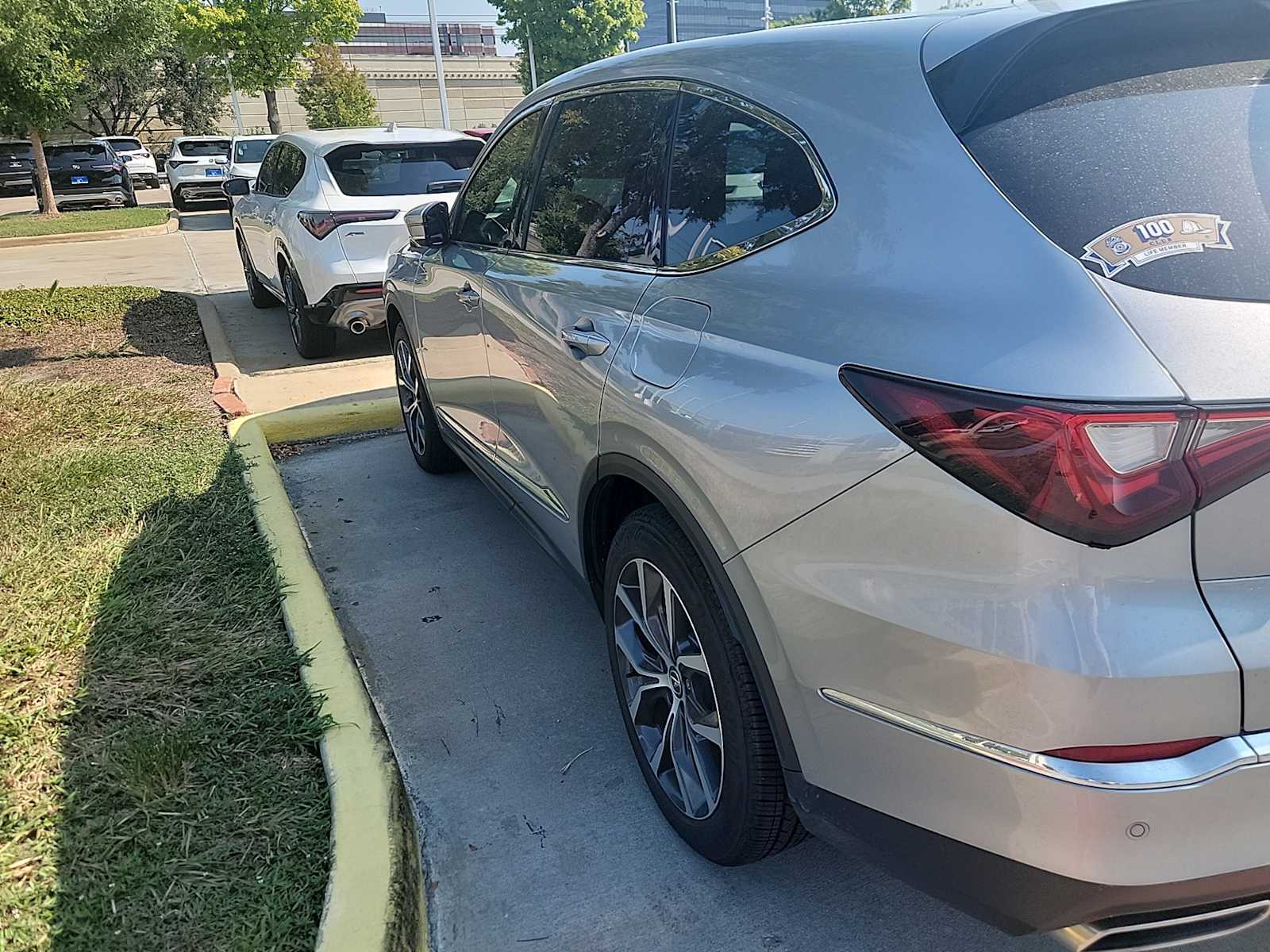 2024 Acura MDX Base Technology photo 4
