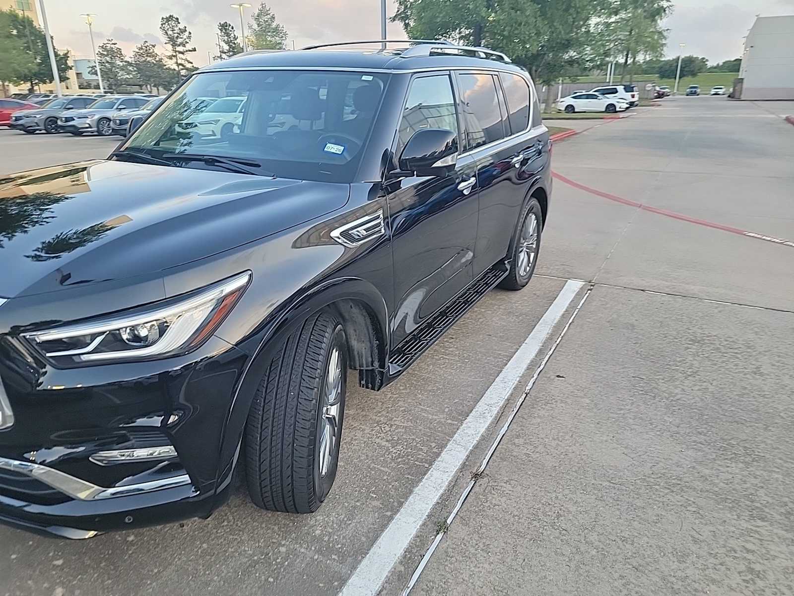 2022 INFINITI QX80 LUXE