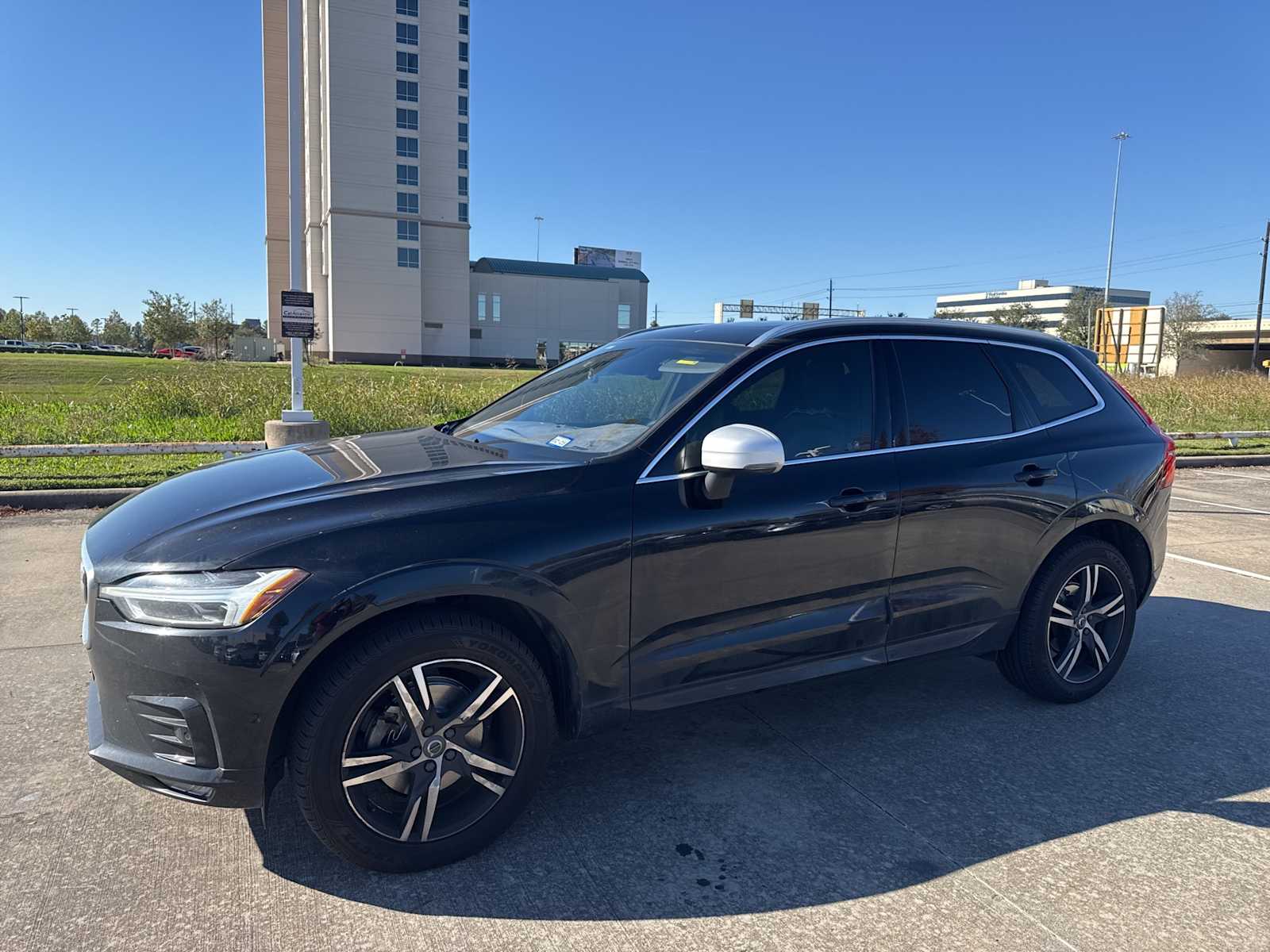 2019 Volvo XC60 R-Design