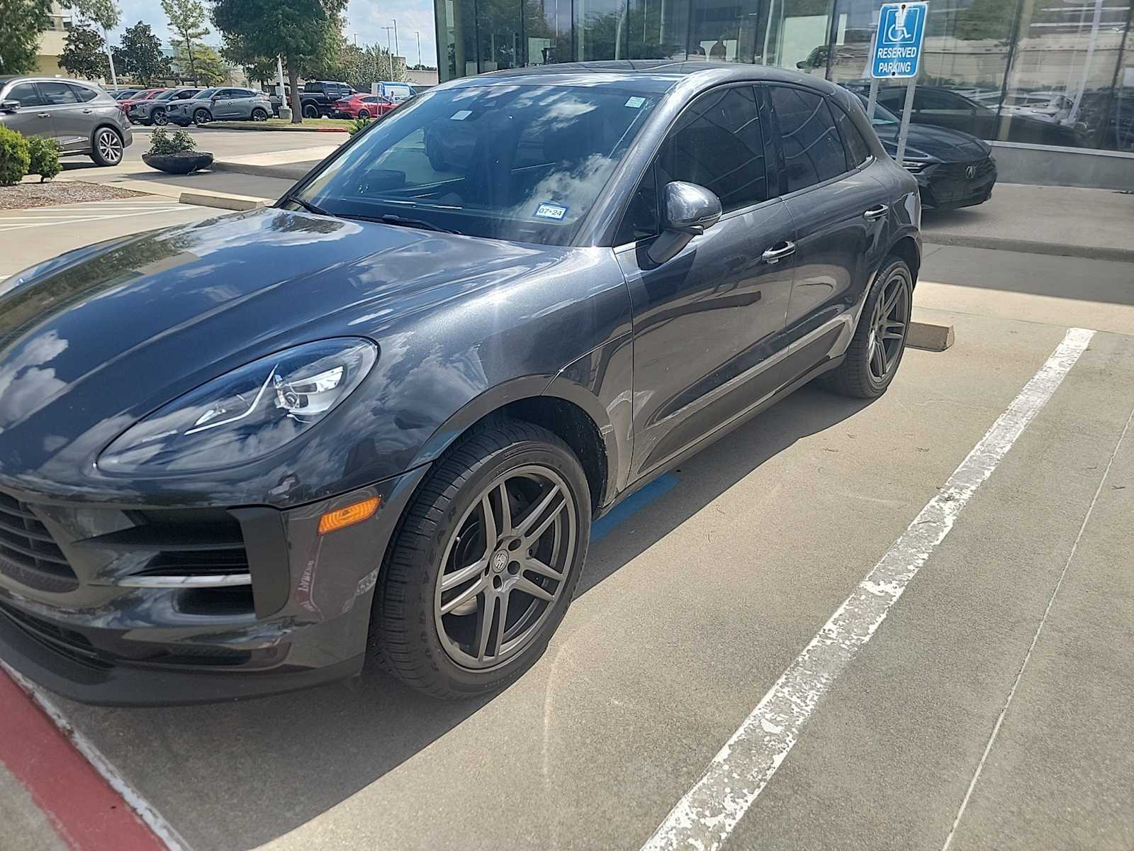2021 Porsche Macan  2021 Porsche Macan