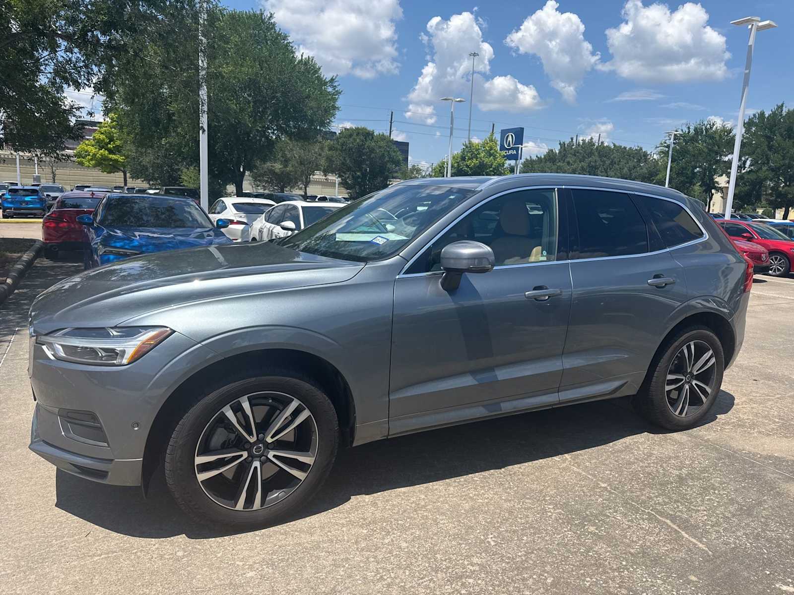 2018 Volvo XC60 Momentum