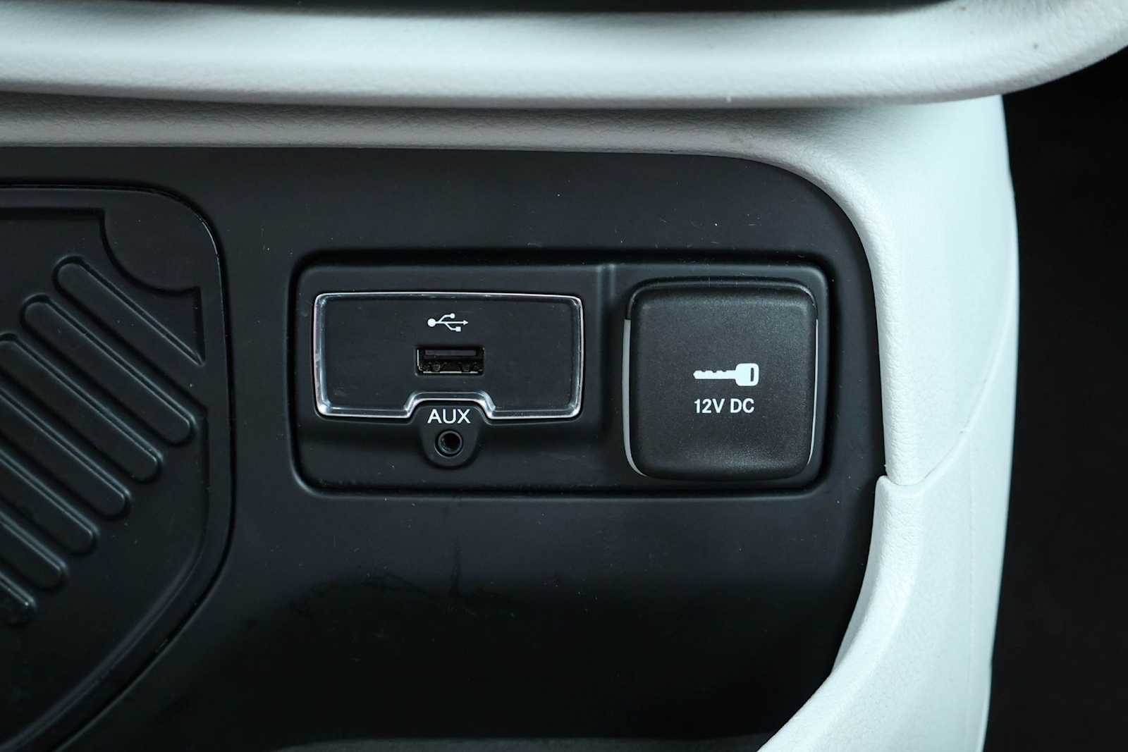 2015 Jeep Renegade Limited - Photo 26