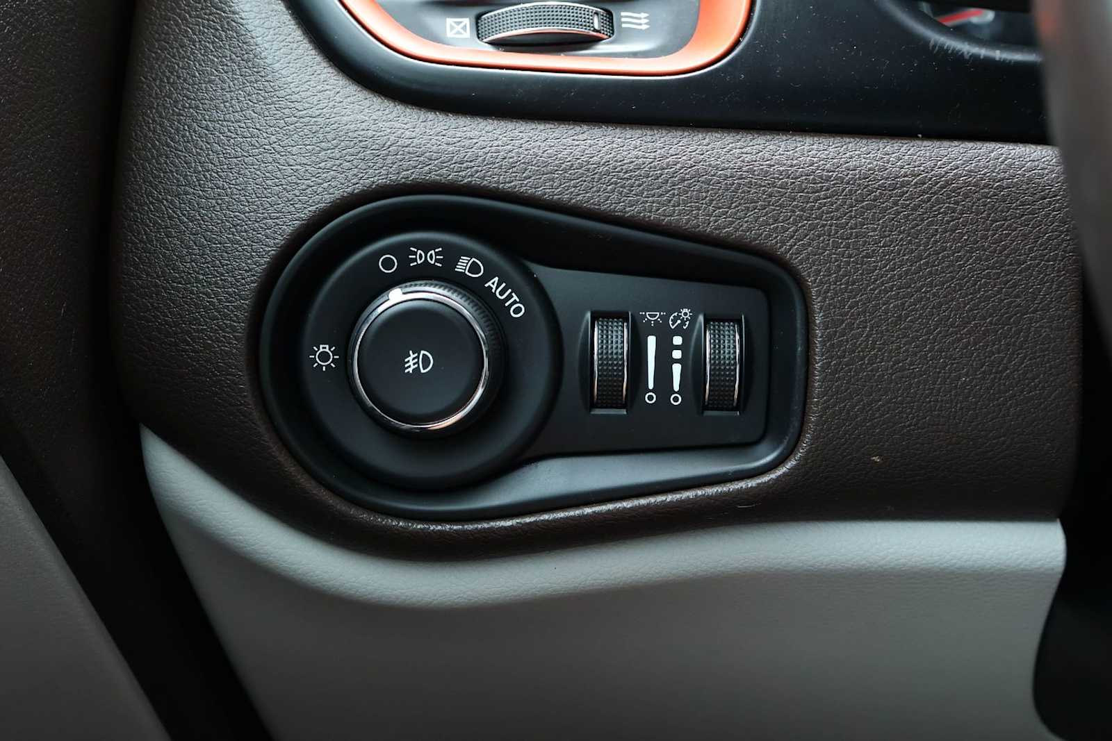 2015 Jeep Renegade Limited - Photo 27