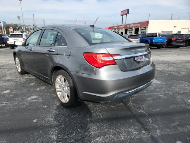 2013 Chrysler 200 LX 3