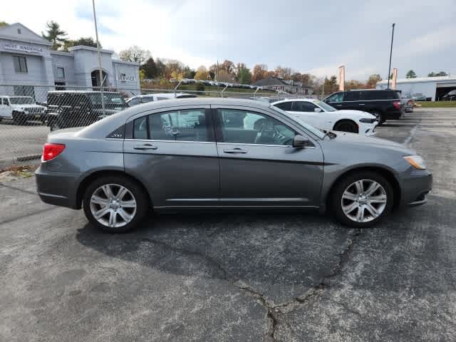 2013 Chrysler 200 LX 6