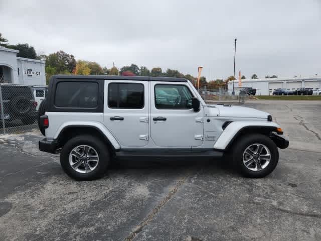 2022 Jeep Wrangler Unlimited Sahara 6