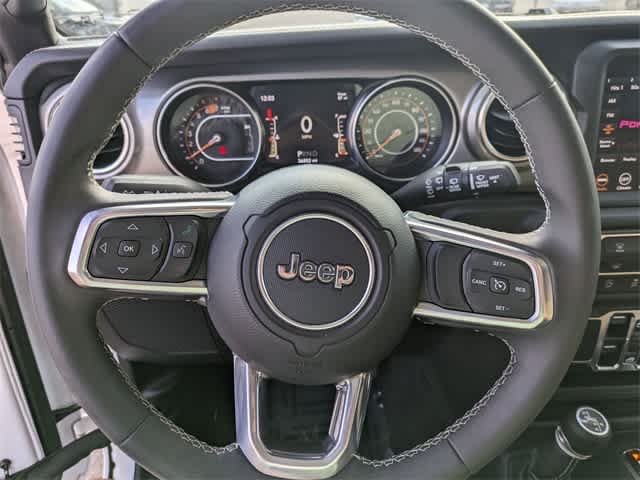 2023 Jeep Wrangler Sahara 23