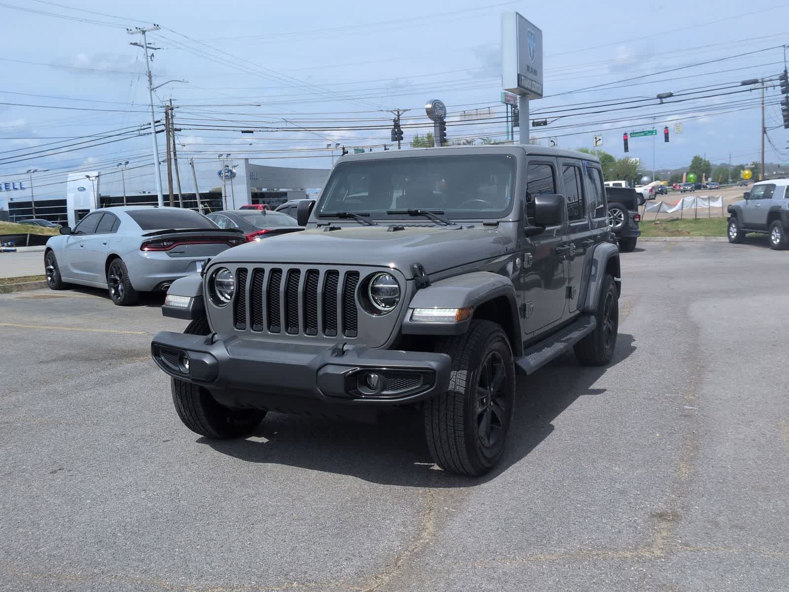 View vehicle photo 4