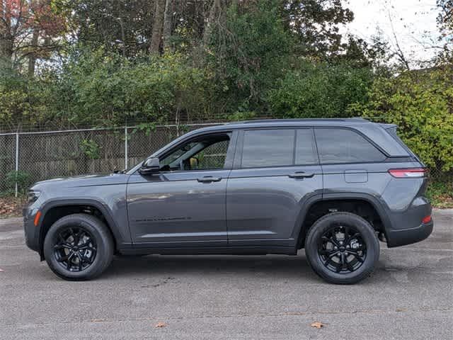 2025 Jeep Grand Cherokee Laredo 3