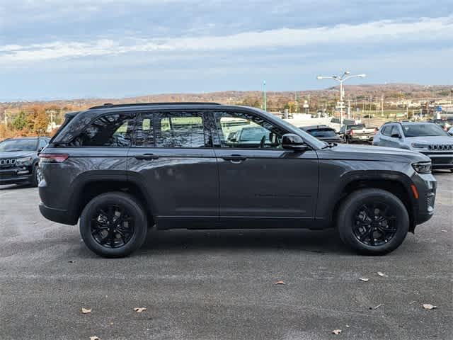 2025 Jeep Grand Cherokee Laredo 7