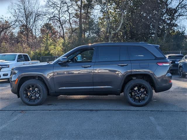 2025 Jeep Grand Cherokee Laredo 3